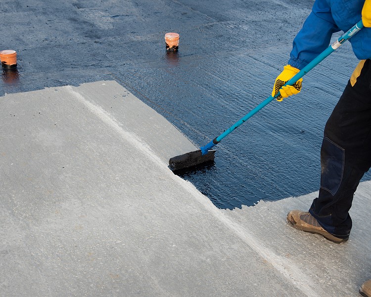 Stock image installing a modified butane commercial roof top
